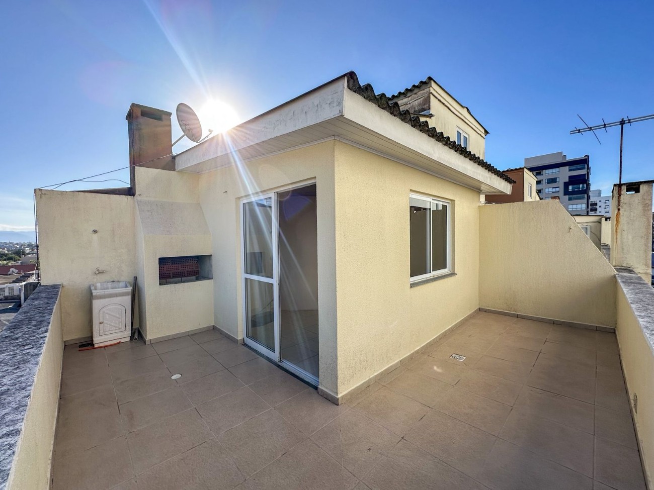 Cobertura 2 dormitórios para aluguel, Centro em Capão da Canoa | Ref.: 194