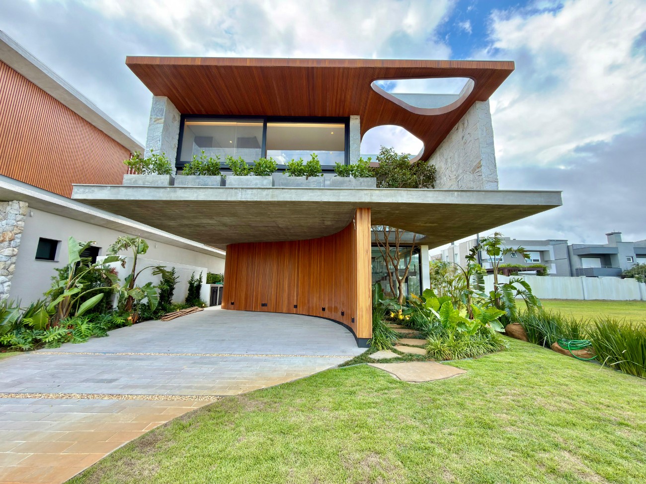 Casa 4 dormitórios para aluguel, xangri-lá em Xangri-lá | Ref.: 258