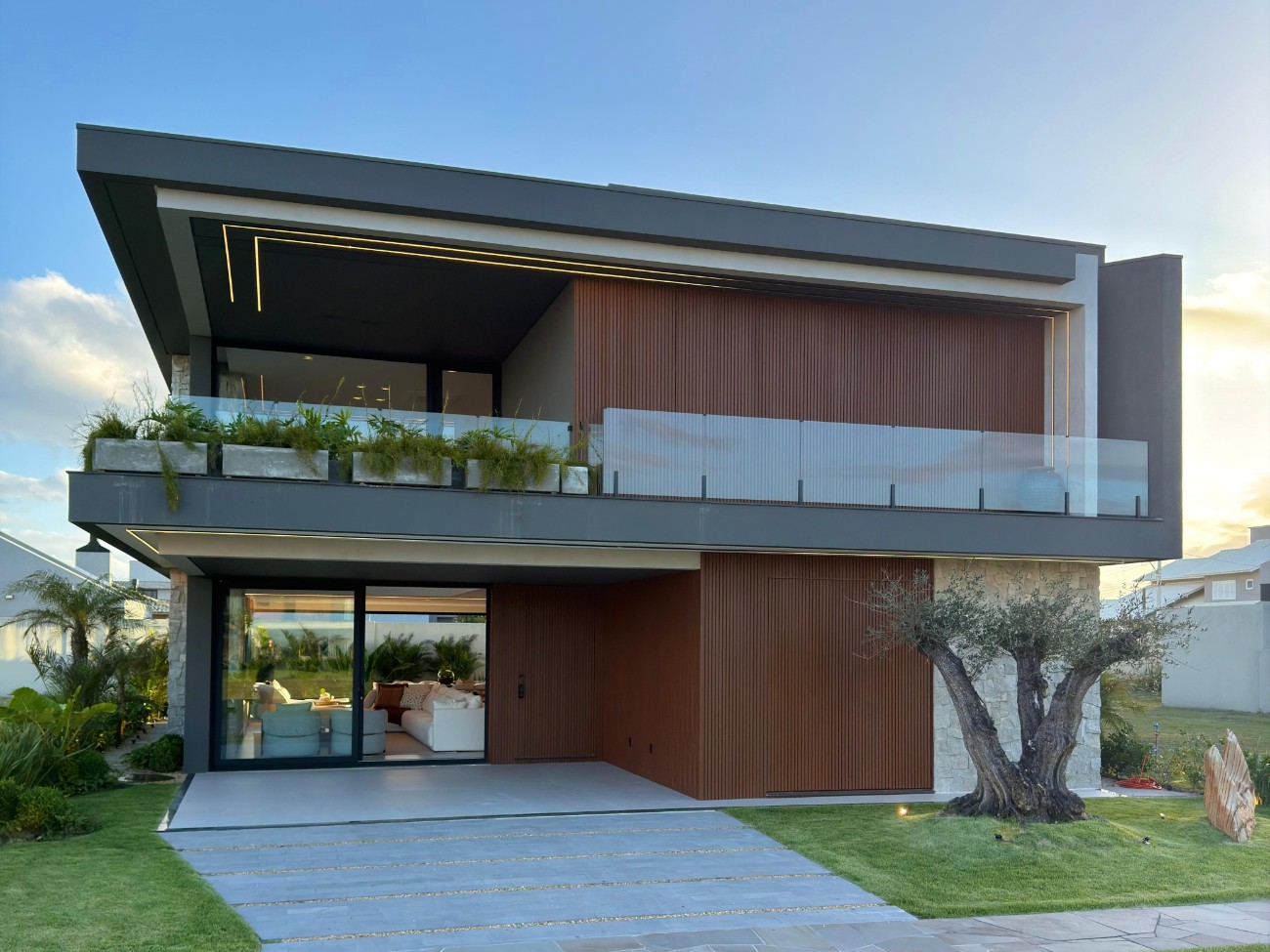 Casa em Condomínio 6 dormitórios para venda, centro em Xangri-lá | Ref.: 439